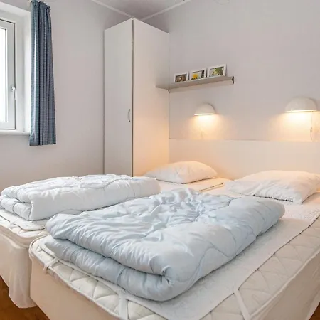 6 Person In Hojer-by Traum Højer